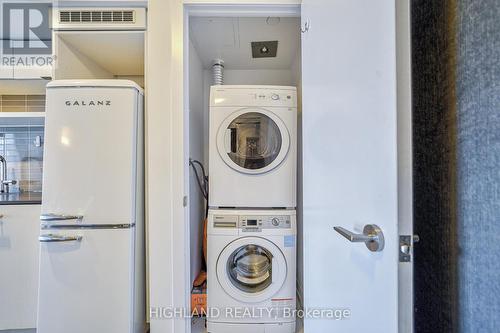 1412 - 365 Church Street, Toronto, ON - Indoor Photo Showing Laundry Room