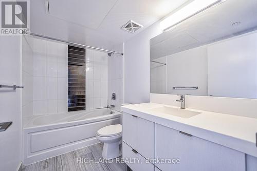 1412 - 365 Church Street, Toronto, ON - Indoor Photo Showing Bathroom