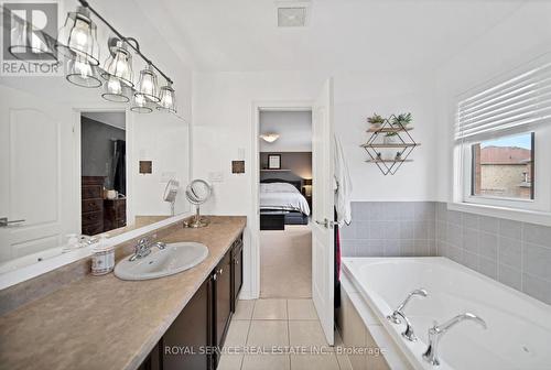 22 Thomas Woodlock Street, Clarington, ON - Indoor Photo Showing Bathroom