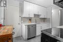 604 Leslie Avenue, Saskatoon, SK  - Indoor Photo Showing Kitchen With Upgraded Kitchen 