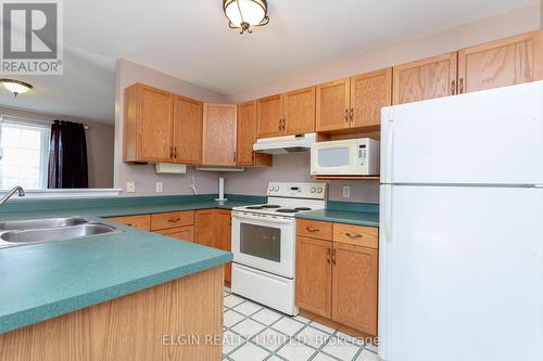 41 Axford Parkway, St. Thomas, ON - Indoor Photo Showing Kitchen With Double Sink