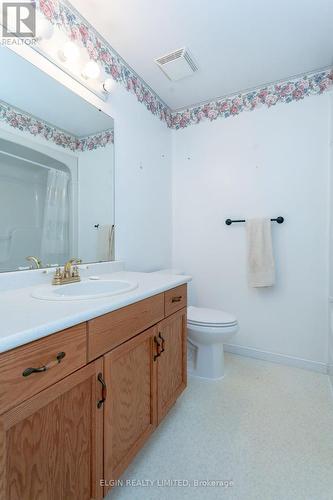 41 Axford Parkway, St. Thomas, ON - Indoor Photo Showing Bathroom