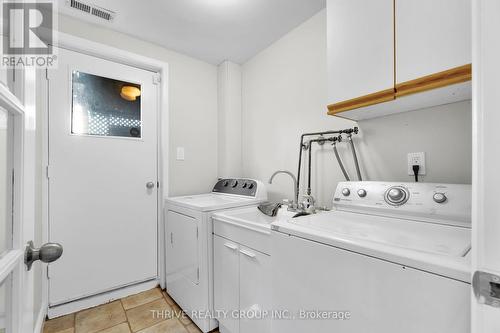 52 Renny Crescent, London, ON - Indoor Photo Showing Laundry Room