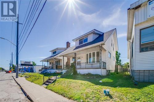 1333 Wyandotte Street West, Windsor, ON - Outdoor With Deck Patio Veranda