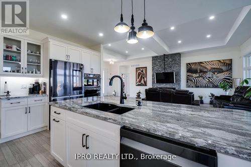 12 Hudson Drive, Brant (Brantford Twp), ON - Indoor Photo Showing Kitchen With Double Sink With Upgraded Kitchen