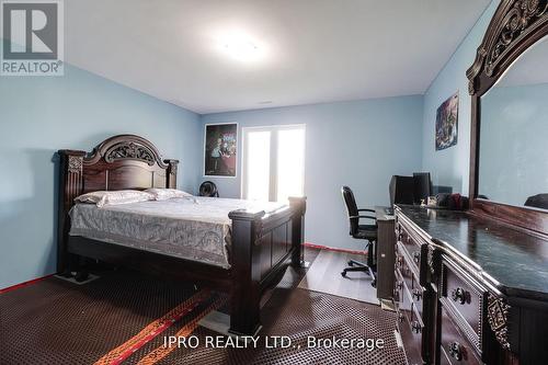 12 Hudson Drive, Brant (Brantford Twp), ON - Indoor Photo Showing Bedroom