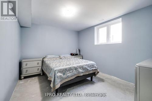 12 Hudson Drive, Brant (Brantford Twp), ON - Indoor Photo Showing Bedroom