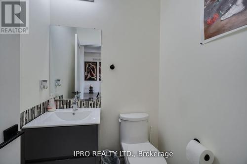 12 Hudson Drive, Brant (Brantford Twp), ON - Indoor Photo Showing Bathroom