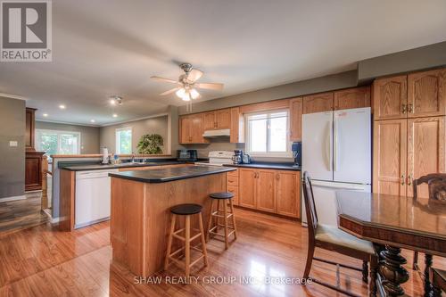 28 Peglar Crescent, Centre Wellington (Fergus), ON - Indoor Photo Showing Kitchen