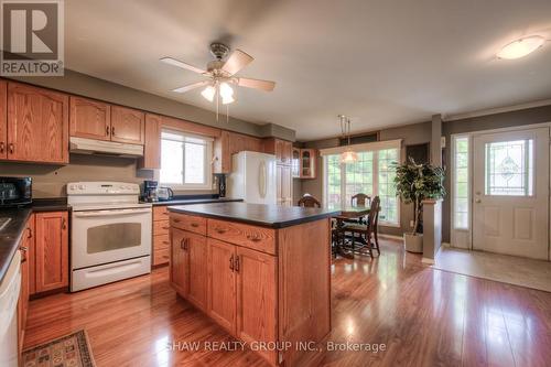 28 Peglar Crescent, Centre Wellington (Fergus), ON - Indoor Photo Showing Kitchen