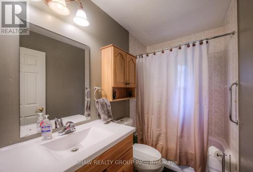 28 Peglar Crescent, Centre Wellington (Fergus), ON - Indoor Photo Showing Bathroom