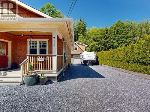 7111 Baker Street, Powell River, BC - Outdoor