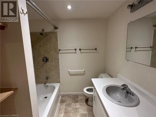 510 Valois Drive, Mattawa, ON - Indoor Photo Showing Bathroom