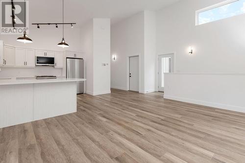 1306 Orchard  Lane, Invermere, BC - Indoor Photo Showing Kitchen