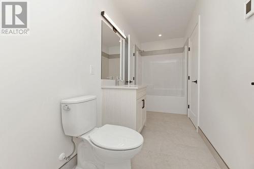 1306 Orchard  Lane, Invermere, BC - Indoor Photo Showing Bathroom