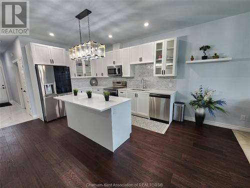 3 Jonathan Street, Chatham, ON - Indoor Photo Showing Kitchen With Stainless Steel Kitchen With Upgraded Kitchen
