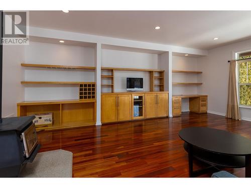 4008 Temple Street, Terrace, BC - Indoor Photo Showing Living Room