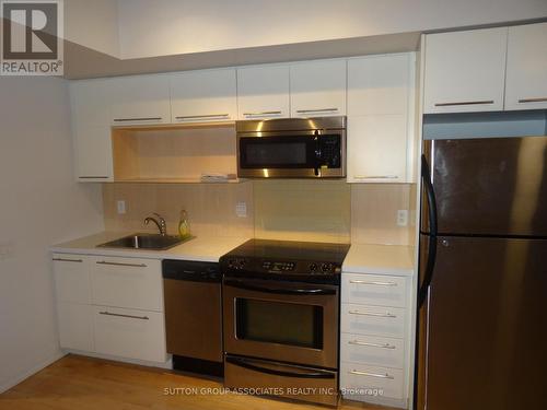304 - 25 Carlton Street, Toronto, ON - Indoor Photo Showing Kitchen
