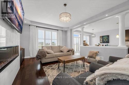 111 Garinger Crescent, Hamilton (Binbrook), ON - Indoor Photo Showing Living Room