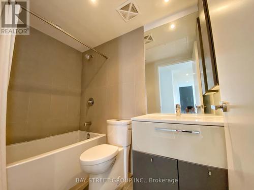 2610 - 15 Grenville Street, Toronto, ON - Indoor Photo Showing Bathroom