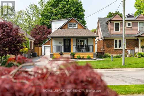 5901 Murray Street, Niagara Falls, ON - Outdoor With Deck Patio Veranda With Facade