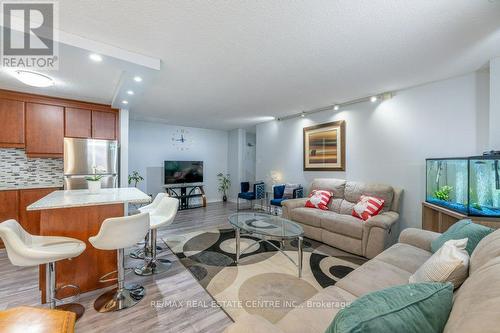 912 - 1950 Kennedy Road, Toronto (Dorset Park), ON - Indoor