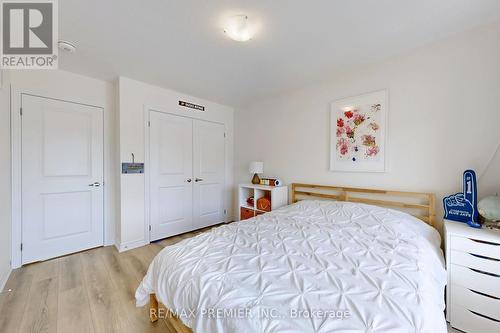 2131 Speare Court, Innisfil, ON - Indoor Photo Showing Bedroom