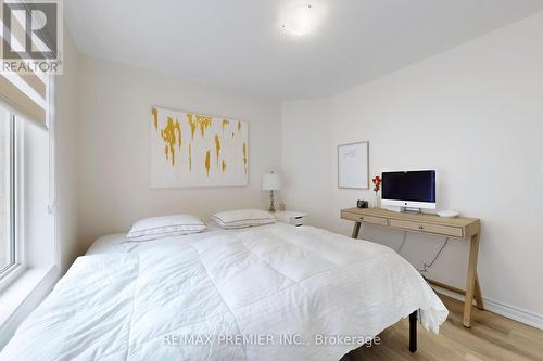 2131 Speare Court, Innisfil (Alcona), ON - Indoor Photo Showing Bedroom