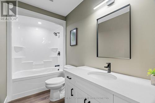 137 Victoria Avenue E, South Huron (Crediton), ON - Indoor Photo Showing Bathroom