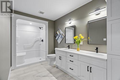 137 Victoria Avenue E, South Huron (Crediton), ON - Indoor Photo Showing Bathroom