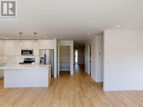 7271 Edgehill Crescent, Powell River, BC - Indoor Photo Showing Kitchen