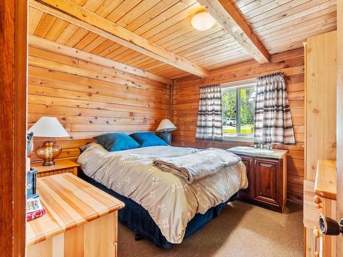 9B-7200 Roche Lake Road, Kamloops, BC - Indoor Photo Showing Bedroom