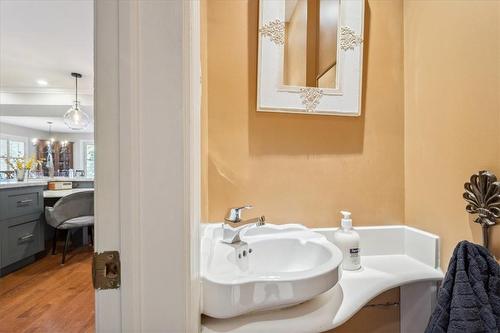 501 Upper Paradise Road, Hamilton, ON - Indoor Photo Showing Bathroom