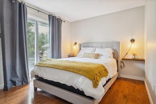 501 Upper Paradise Road, Hamilton, ON - Indoor Photo Showing Bedroom