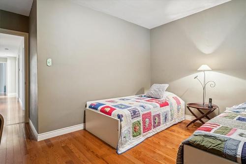 501 Upper Paradise Road, Hamilton, ON - Indoor Photo Showing Bedroom