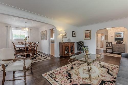 1092 Marley Crescent, Burlington, ON - Indoor Photo Showing Living Room