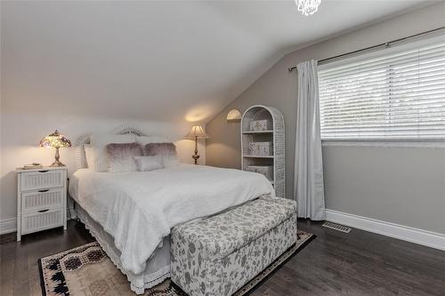 1092 Marley Crescent, Burlington, ON - Indoor Photo Showing Bedroom