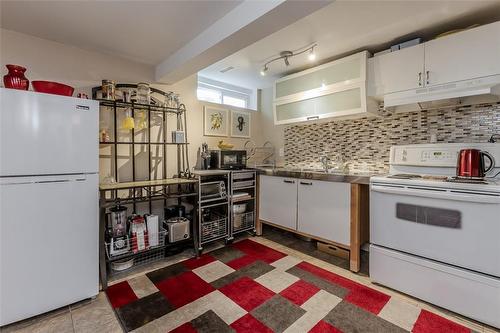 1092 Marley Crescent, Burlington, ON - Indoor Photo Showing Kitchen