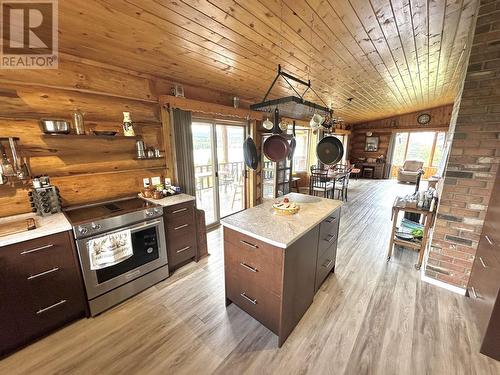 3173 Pritchard Road, Williams Lake, BC - Indoor Photo Showing Kitchen