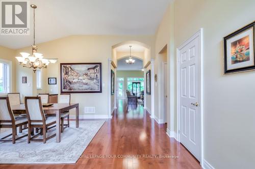 26 Bobby Locke Lane, Whitchurch-Stouffville, ON - Indoor Photo Showing Dining Room