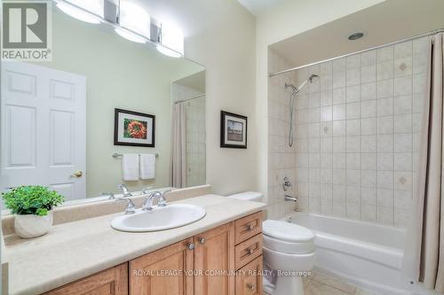 26 Bobby Locke Lane, Whitchurch-Stouffville, ON - Indoor Photo Showing Bathroom