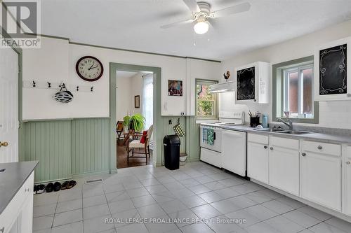 22 Cricket Place, Peterborough, ON - Indoor Photo Showing Kitchen With Double Sink