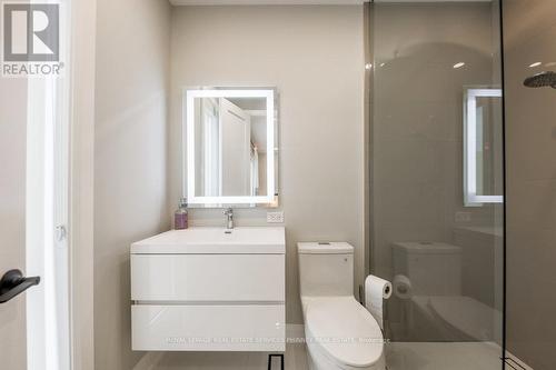 105 Tenth Street, Toronto (New Toronto), ON - Indoor Photo Showing Bathroom