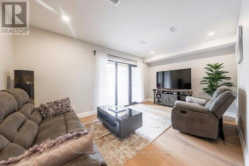 105 Tenth Street, Toronto (New Toronto), ON - Indoor Photo Showing Living Room