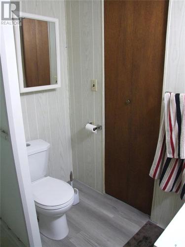 219 7Th Street W, Leader, SK - Indoor Photo Showing Bathroom