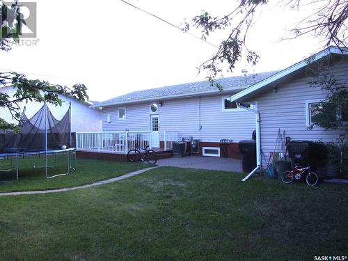 219 7Th Street W, Leader, SK - Outdoor