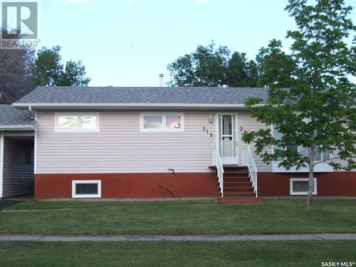 219 7Th Street W, Leader, SK - Outdoor