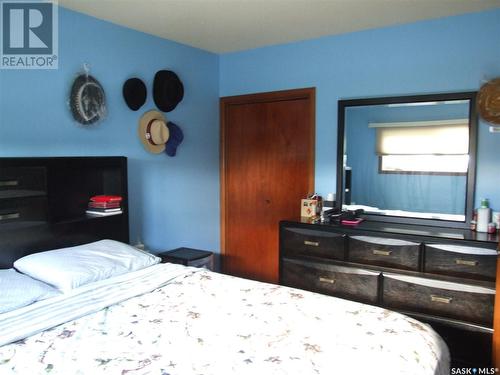 219 7Th Street W, Leader, SK - Indoor Photo Showing Bedroom