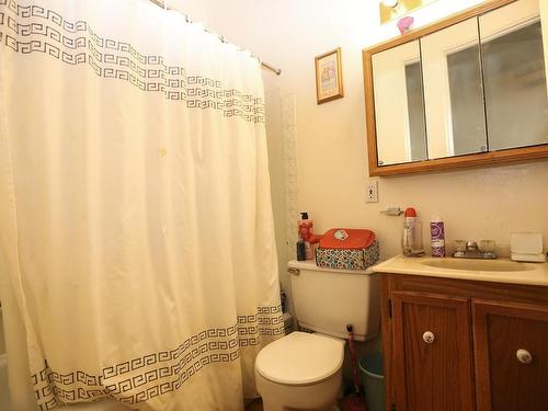 25 Sapphire Crt, Logan Lake, BC - Indoor Photo Showing Bathroom