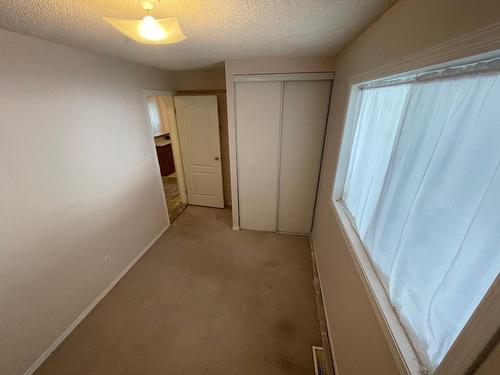 588 73Rd Avenue, Grand Forks, BC - Indoor Photo Showing Other Room